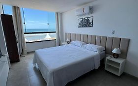 Apartamento Pé na Areia - Ótima Localização - Conforto à beira-mar